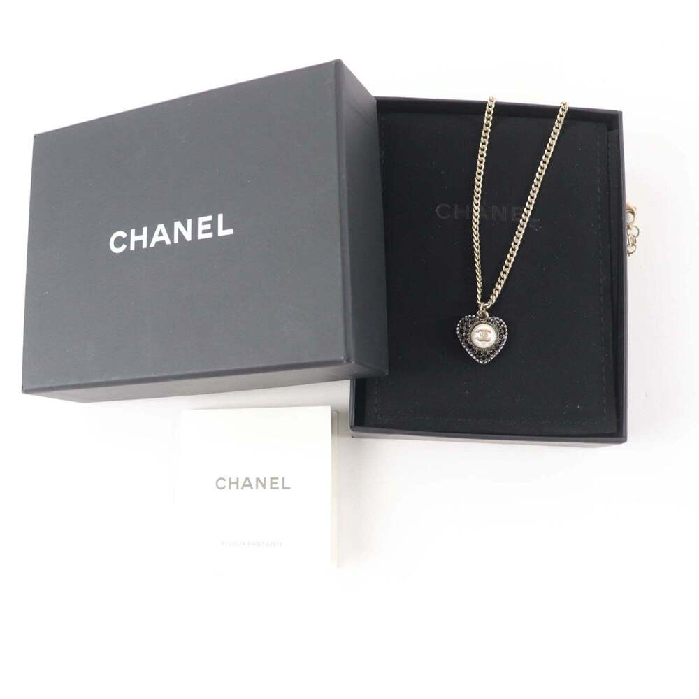 CHANEL Gold Pearl Logo Necklace - Picture 2 of 7